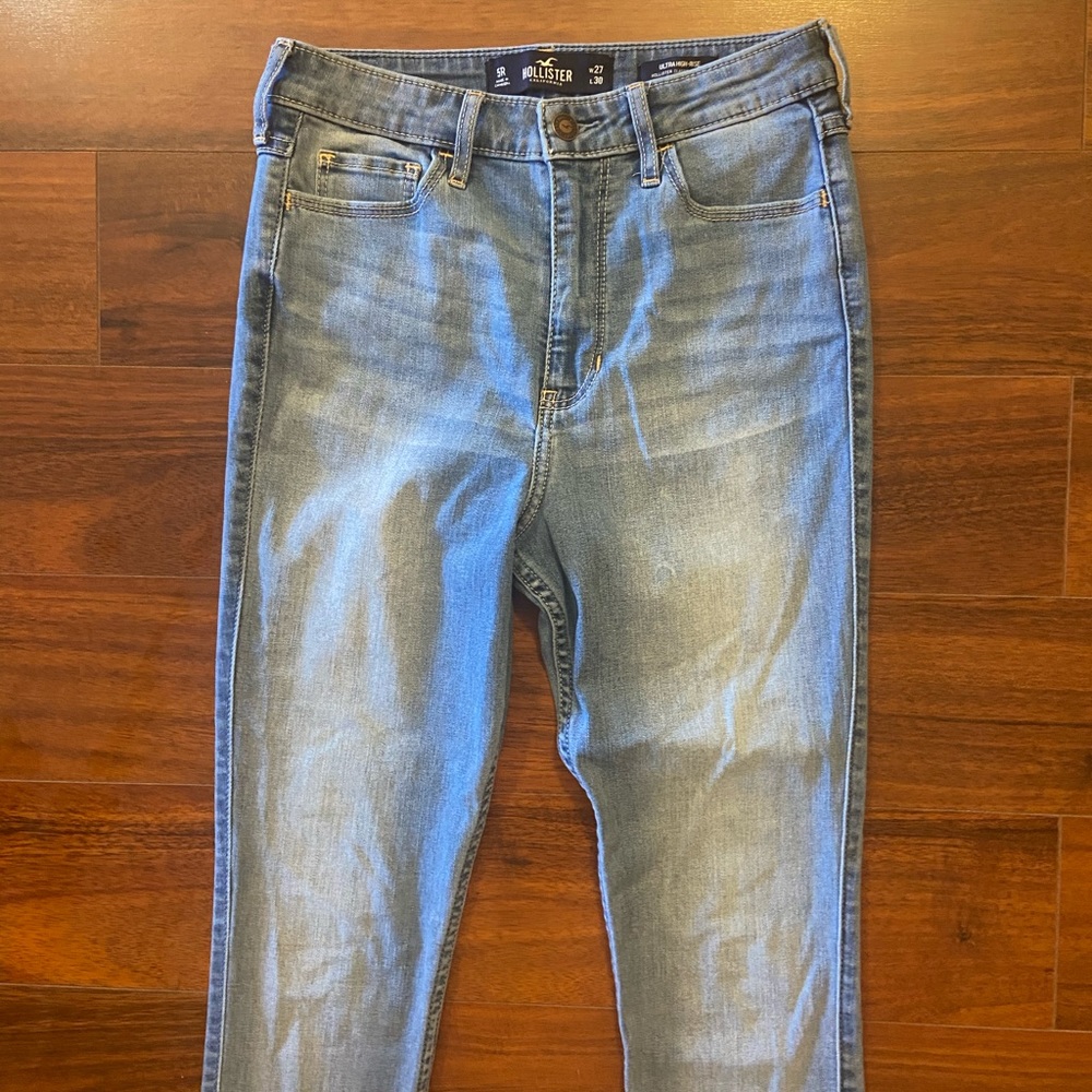 2 for 1 Hollister high waisted super skinny jeans